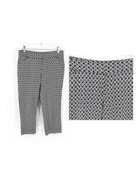 LAUNDRY BY SHELLI SEGAL B&W TRIANGLE DESIGN CAPRI PANTS - 6